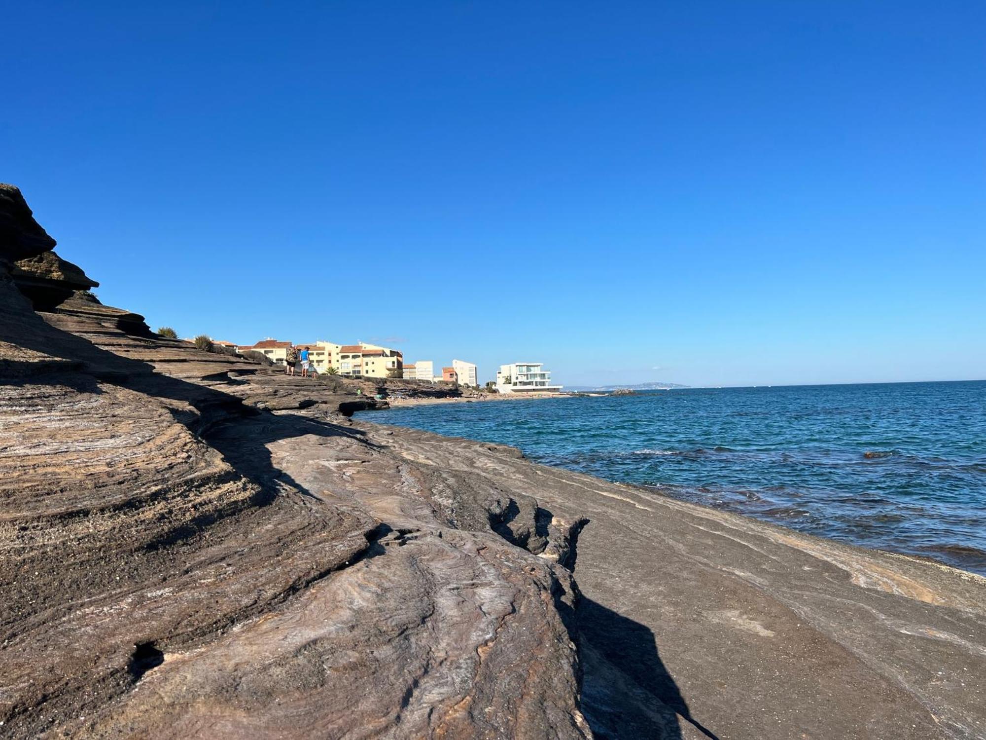 Eros Apartment Agde Bagian luar foto